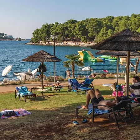 Дом отдыха In Vabriga With Outdoor Swimming Pool Тар