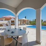 Holiday home Lovely In Vabriga *