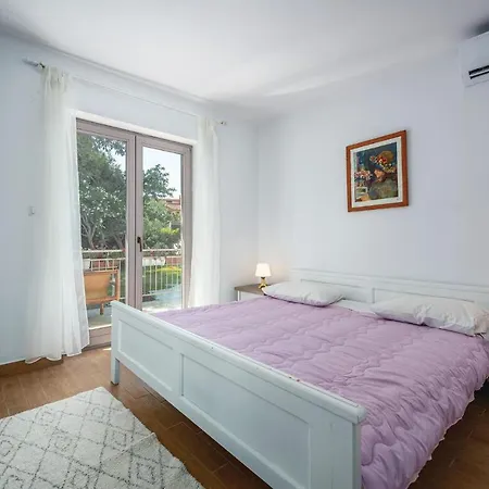 Holiday home In Vabriga With Outdoor Swimming Pool Tar-Vabriga